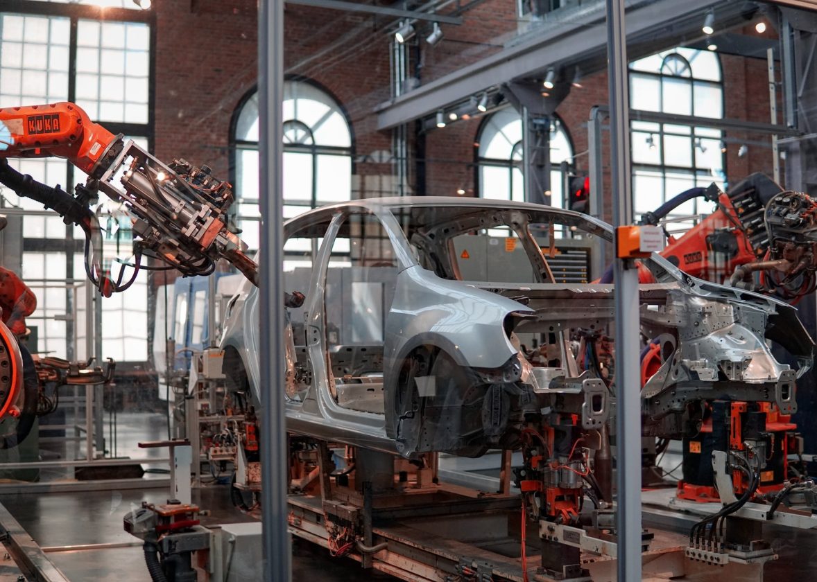 Ce implică procesul de colectare deseuri periculoase din industria auto?